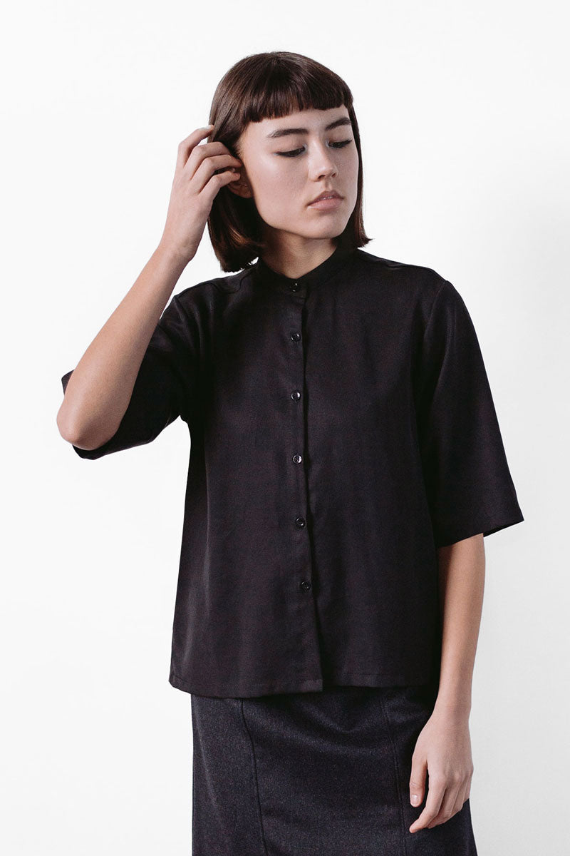 black button up shirt with short sleeves for women